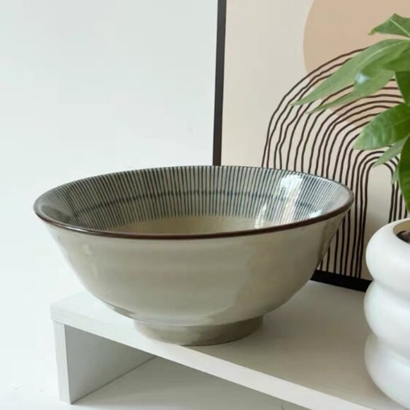 Minimalist Ceramic Bowl - Picture 1 of 2